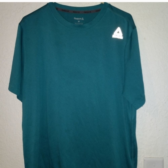 🐮 🐄 Reebok Short Sleeve T-Shirt - Picture 2 of 4